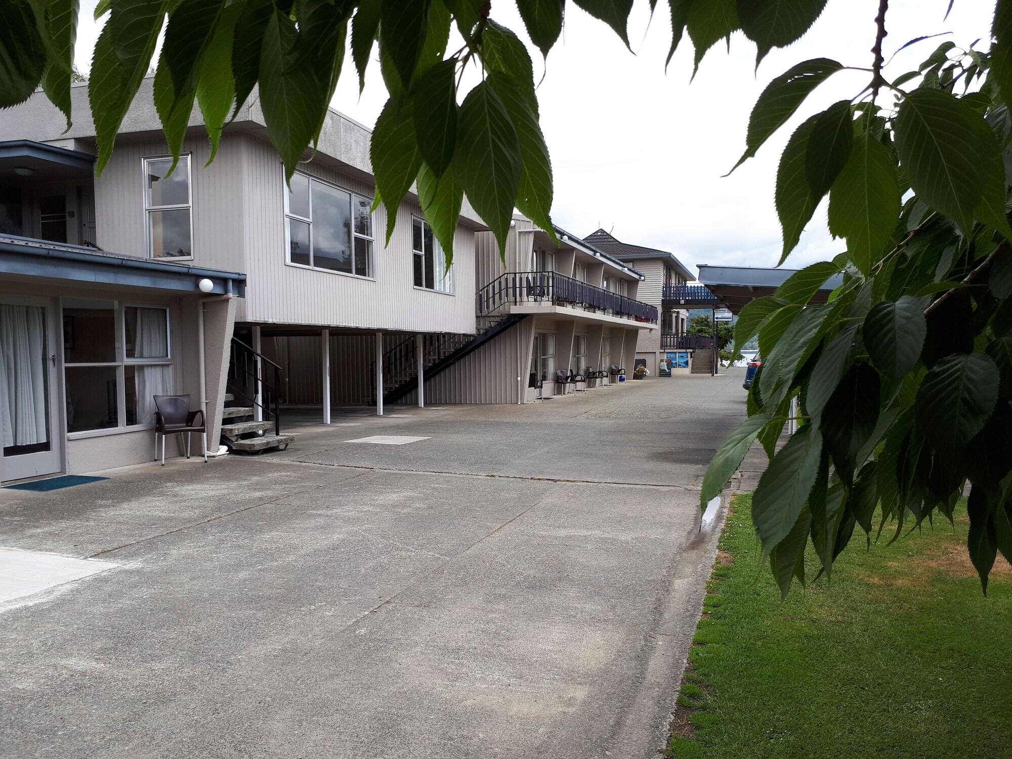 אגם טה אנאו Edgewater Motel מראה חיצוני תמונה